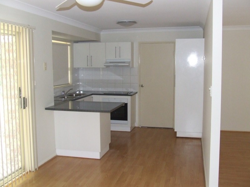 3 SANDHEATH COURT, Regents Park QLD 4118