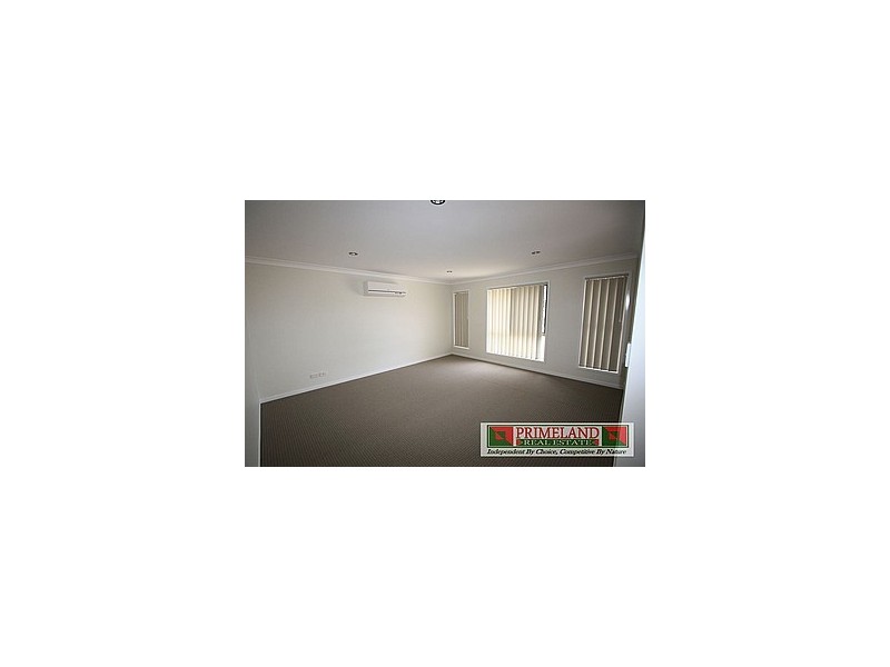 27 Serenity Crt, Crestmead QLD 4132