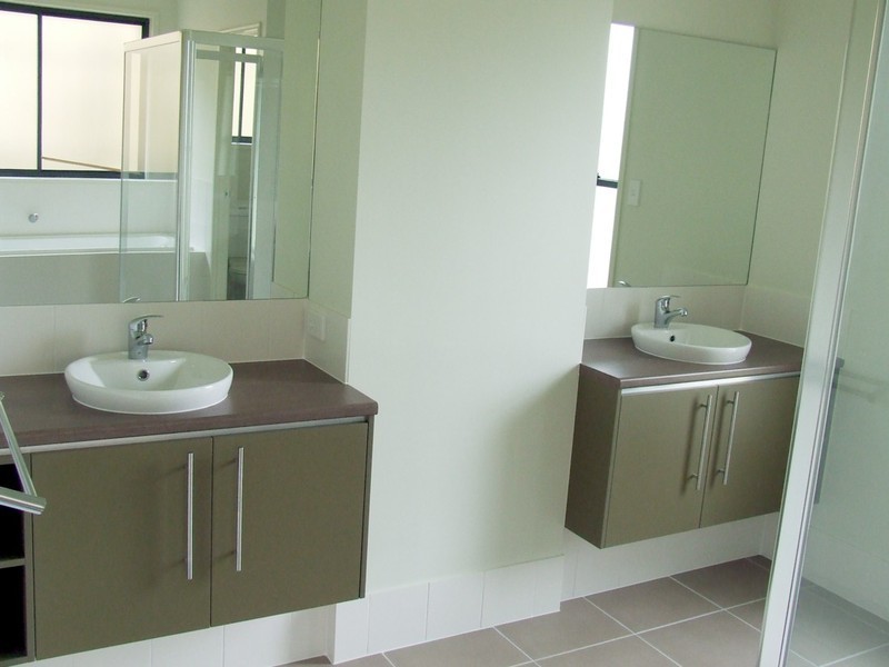 Augustine Heights QLD 4300