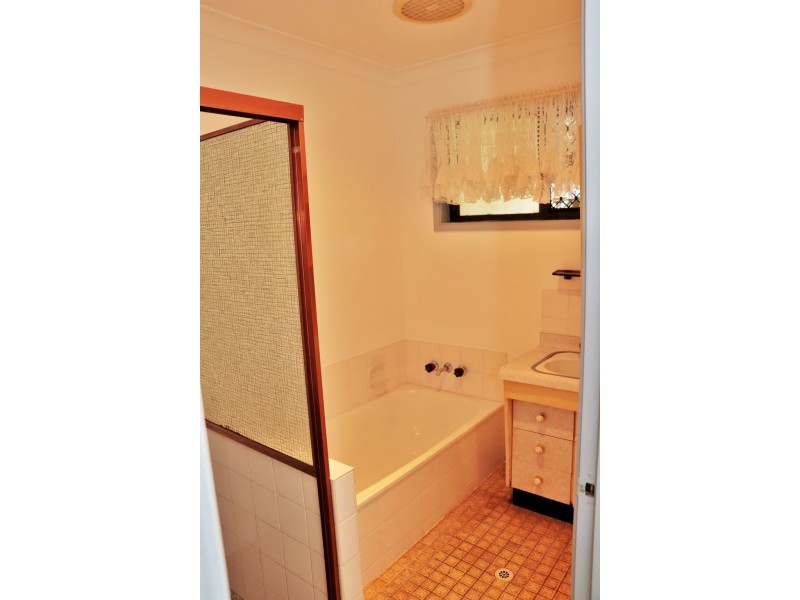 104 BEGONIA STREET, Browns Plains QLD 4118