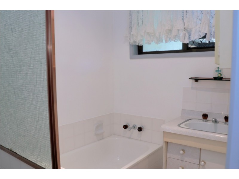104 BEGONIA STREET, Browns Plains QLD 4118