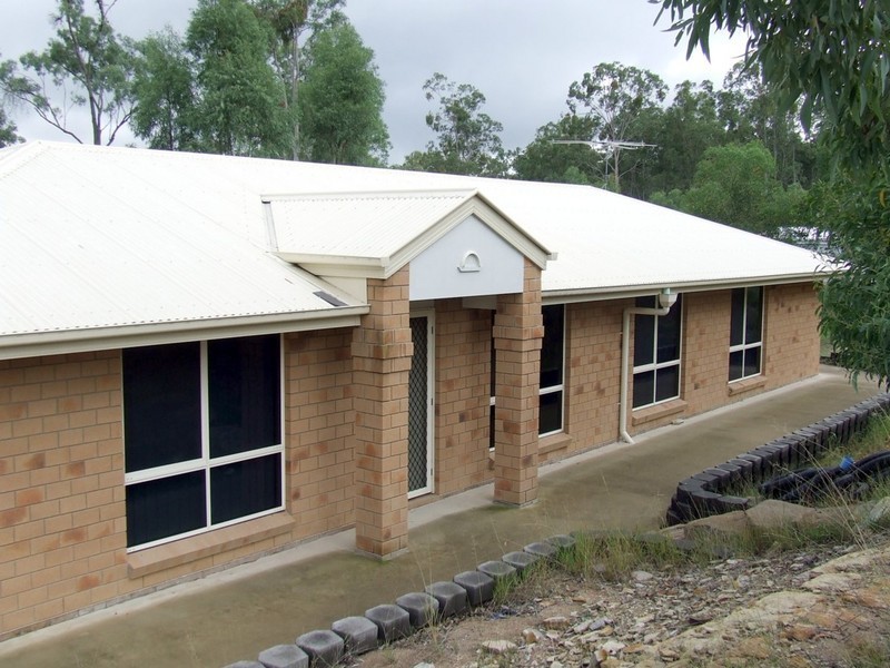 1 Bertrand Ave, Kensington Grove QLD 4341