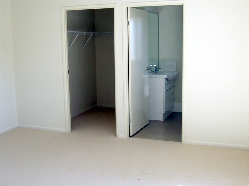 Yamanto QLD 4305