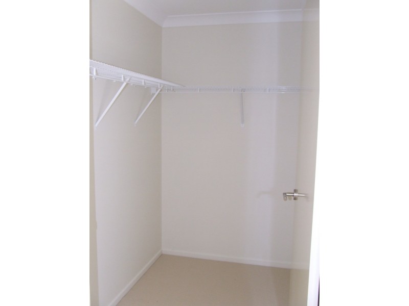 Yamanto QLD 4305