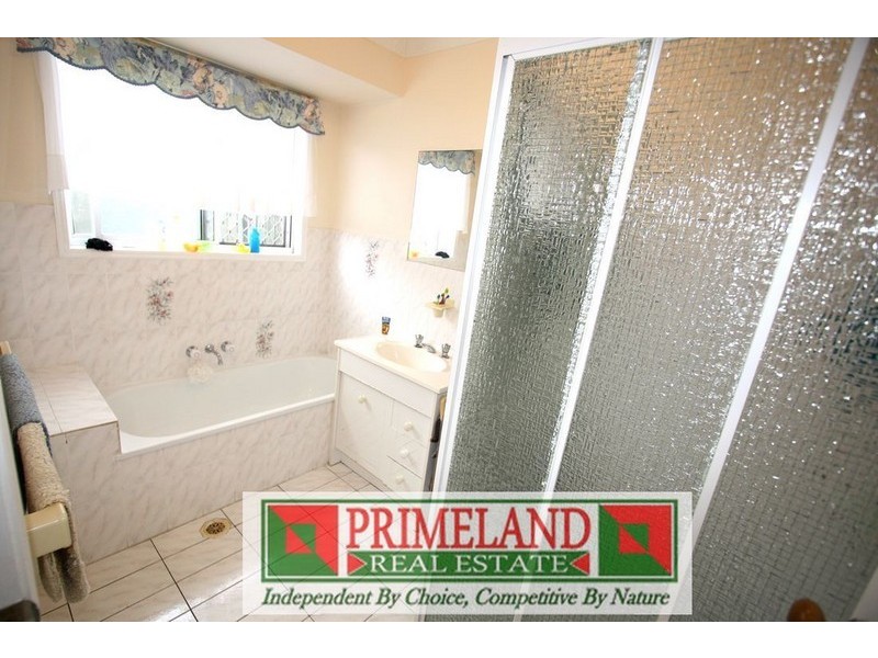 8 Greygum Court, Regents Park QLD 4118