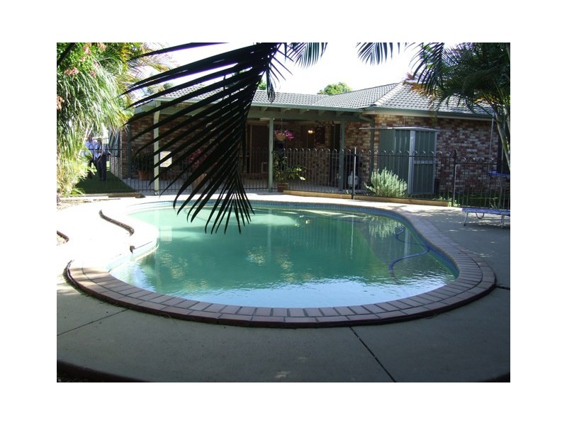 17 Hillview St, Hillcrest QLD 4118