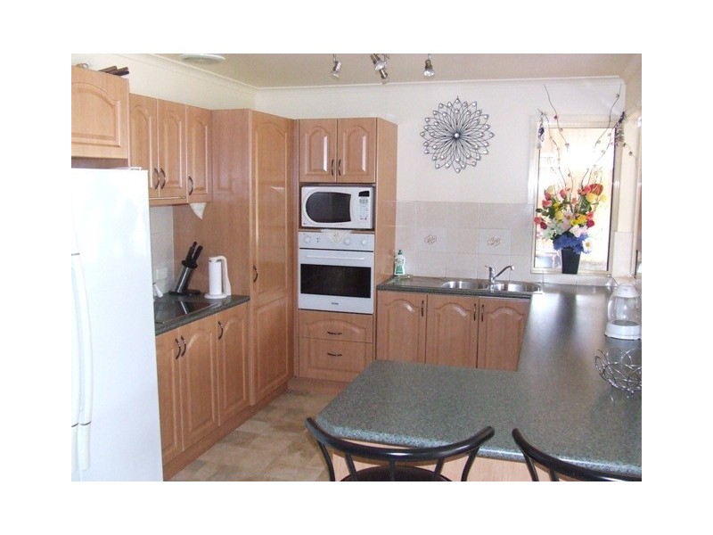 43 Bottlebrush Drive, Regents Park QLD 4118