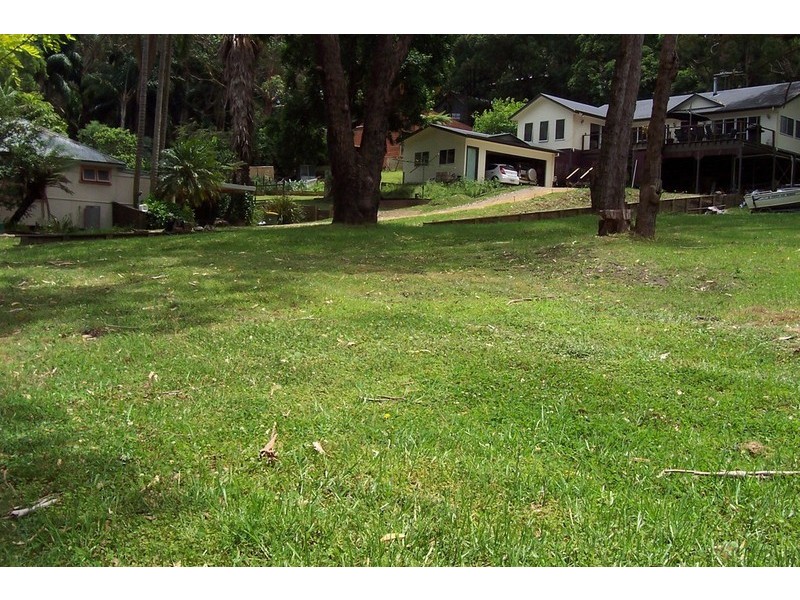 414 Avoca Drive, Green Point NSW 2251