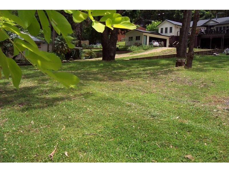 414 Avoca Drive, Green Point NSW 2251