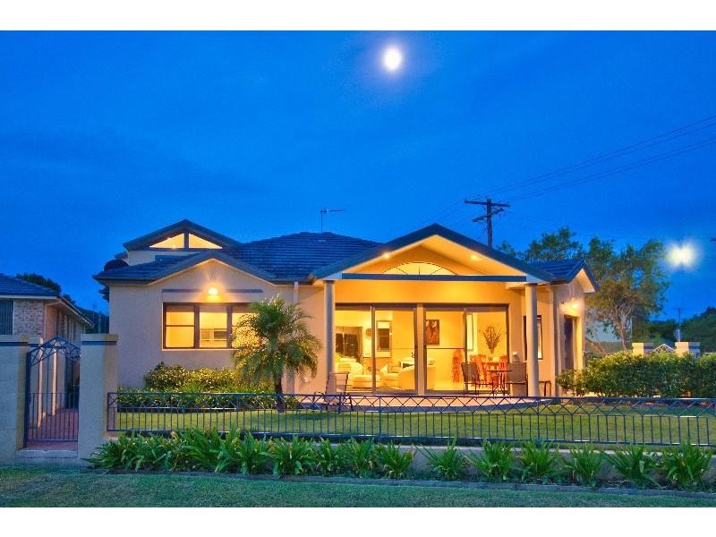 2 Davis Avenue, Davistown NSW 2251