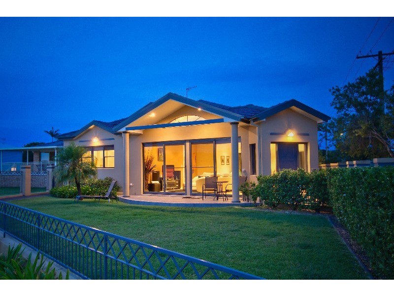 2 Davis Avenue, Davistown NSW 2251