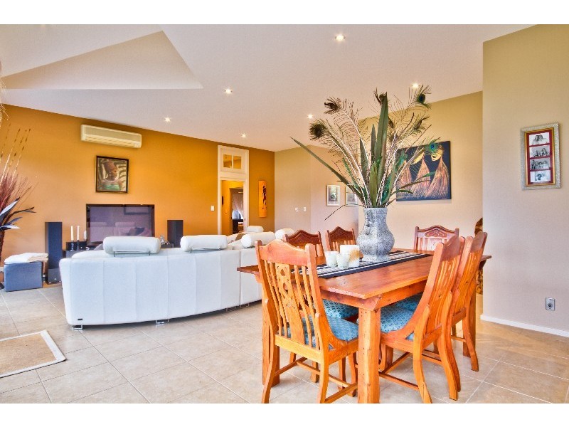 2 Davis Avenue, Davistown NSW 2251