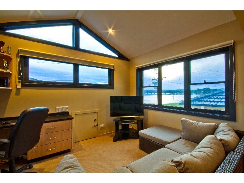 2 Davis Avenue, Davistown NSW 2251