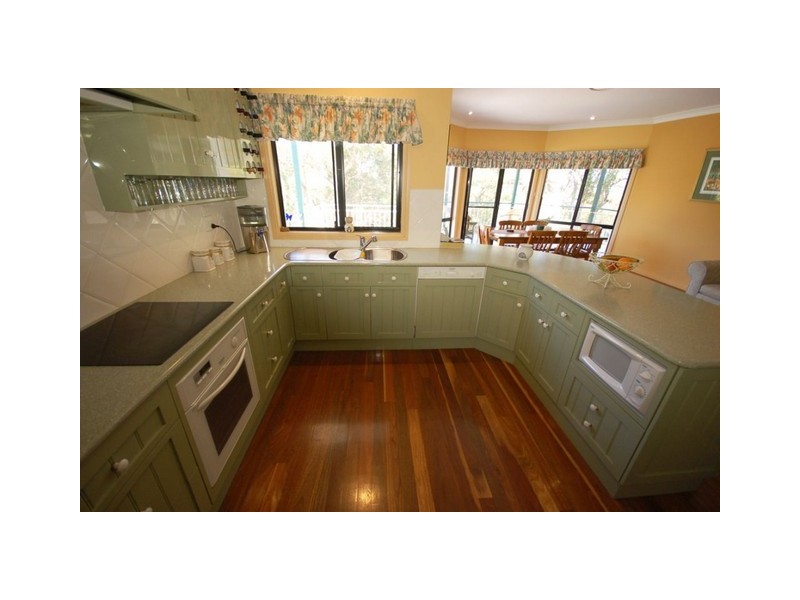 18 View Parade, Saratoga NSW 2251