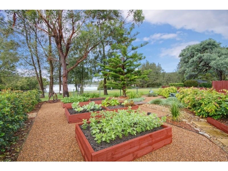 8 Gurra Close, West Gosford NSW 2250
