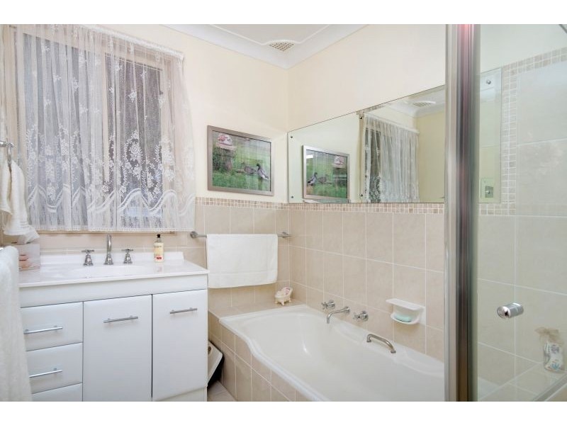8 Gurra Close, West Gosford NSW 2250