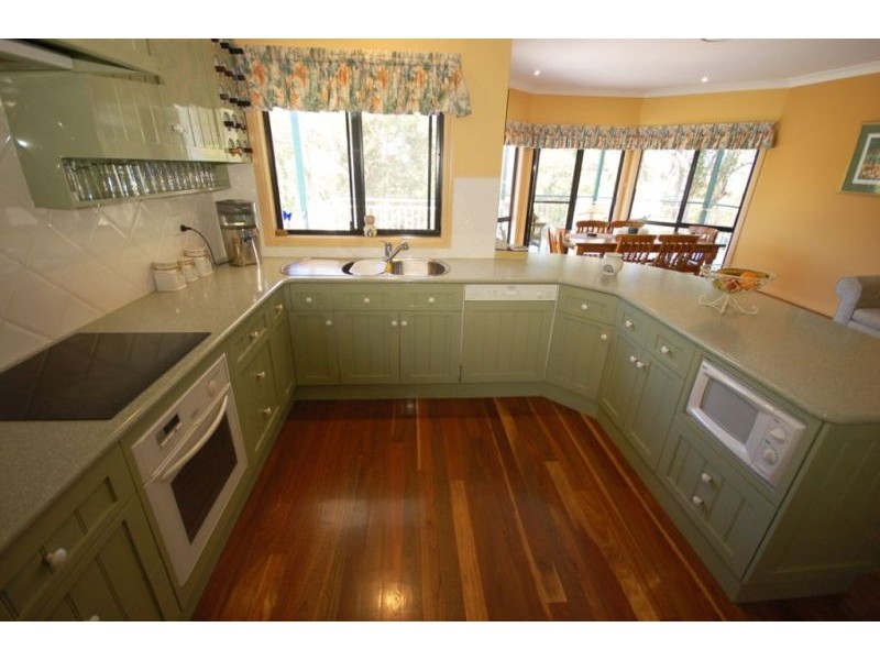 18 View Parade, Saratoga NSW 2251