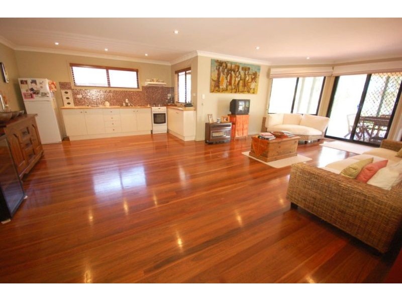 18 View Parade, Saratoga NSW 2251
