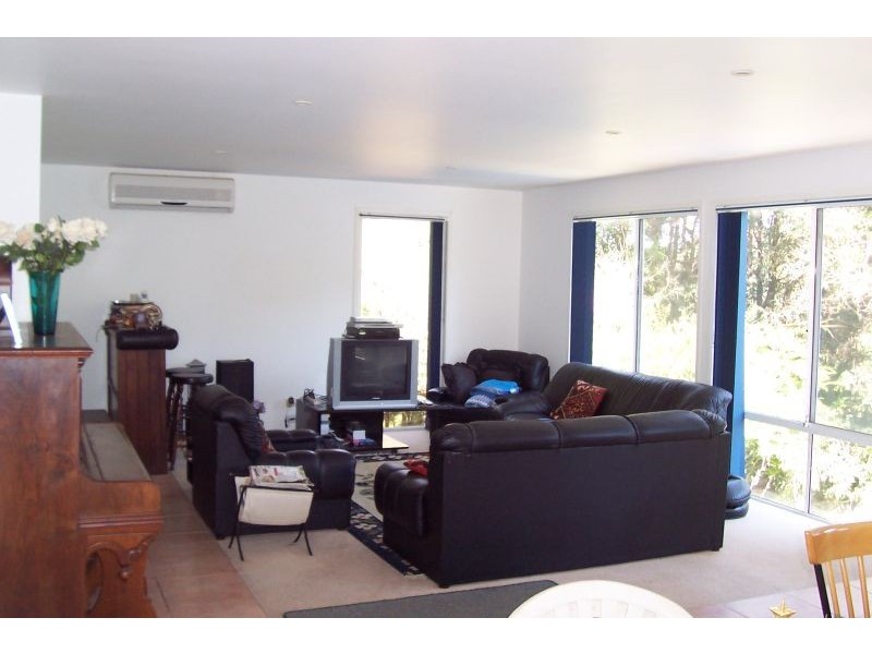 94 Blackbutt Street, Wyoming NSW 2250