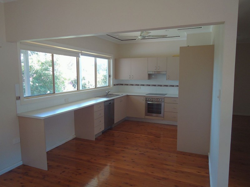 38 Orange Parade, Wyoming NSW 2250