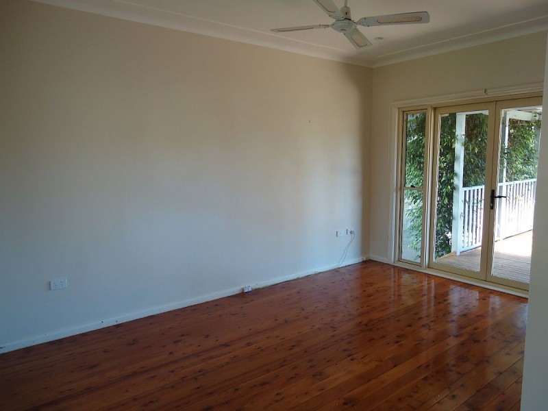 38 Orange Parade, Wyoming NSW 2250