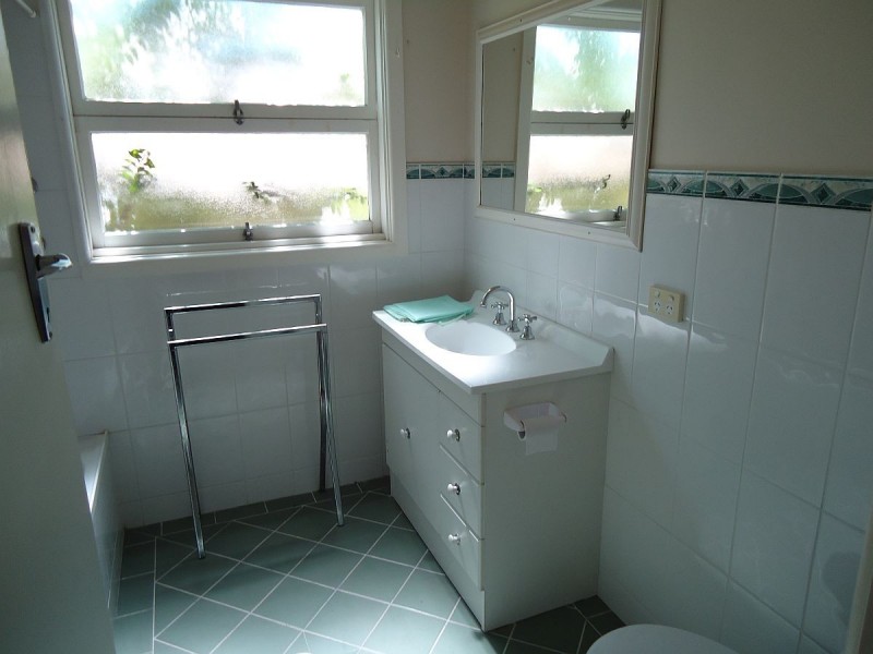 38 Orange Parade, Wyoming NSW 2250