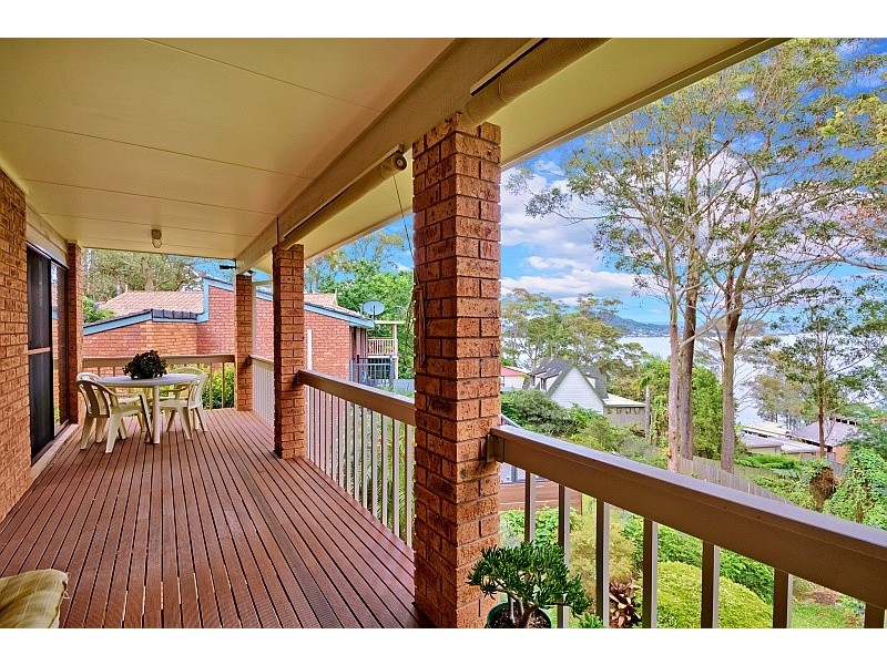 2 Lexington Parade, Green Point NSW 2251