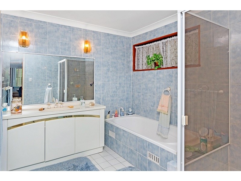 2 Lexington Parade, Green Point NSW 2251