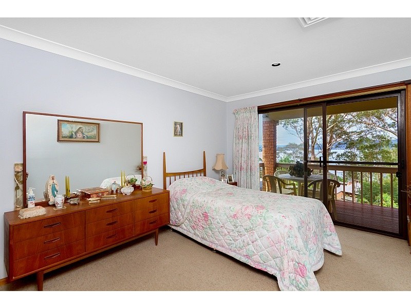 2 Lexington Parade, Green Point NSW 2251