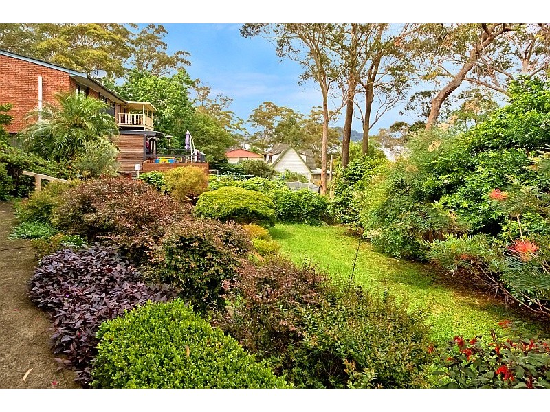 2 Lexington Parade, Green Point NSW 2251