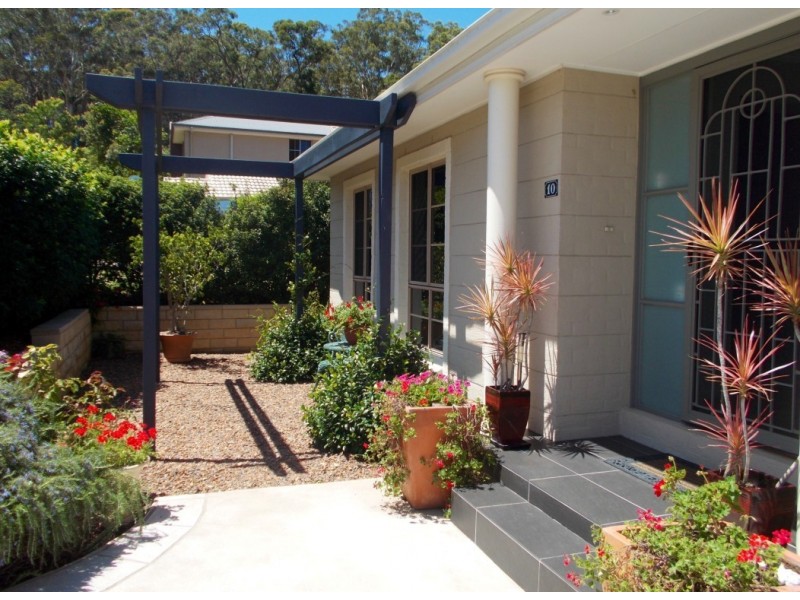 10 Bellbower Close, Green Point NSW 2251