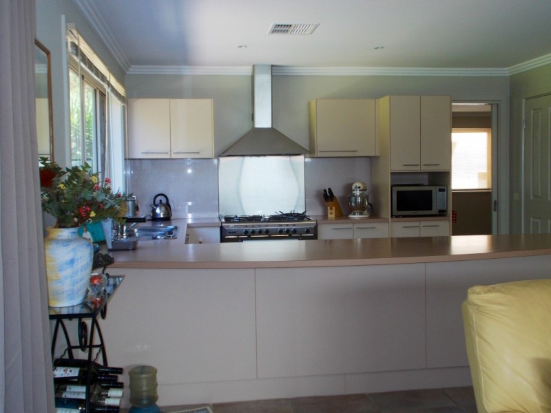 10 Bellbower Close, Green Point NSW 2251