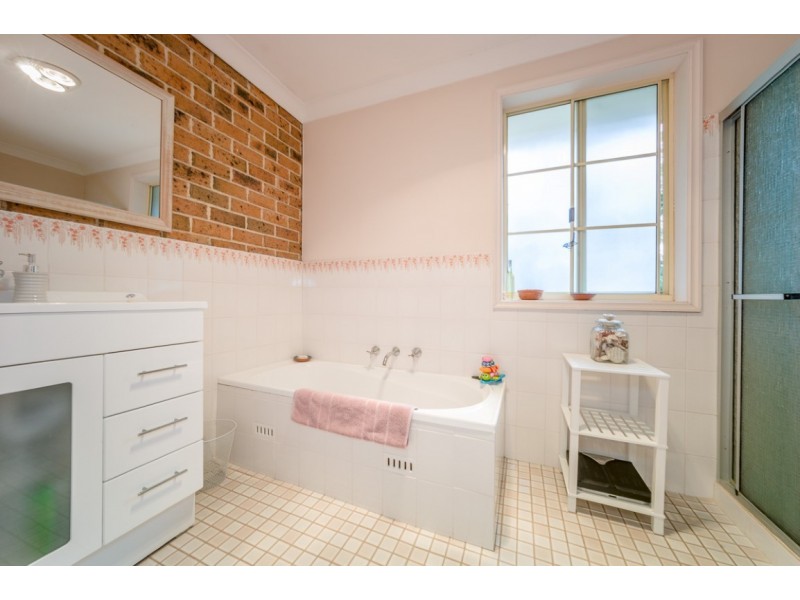 1/7 Bellbrook Close, Green Point NSW 2251