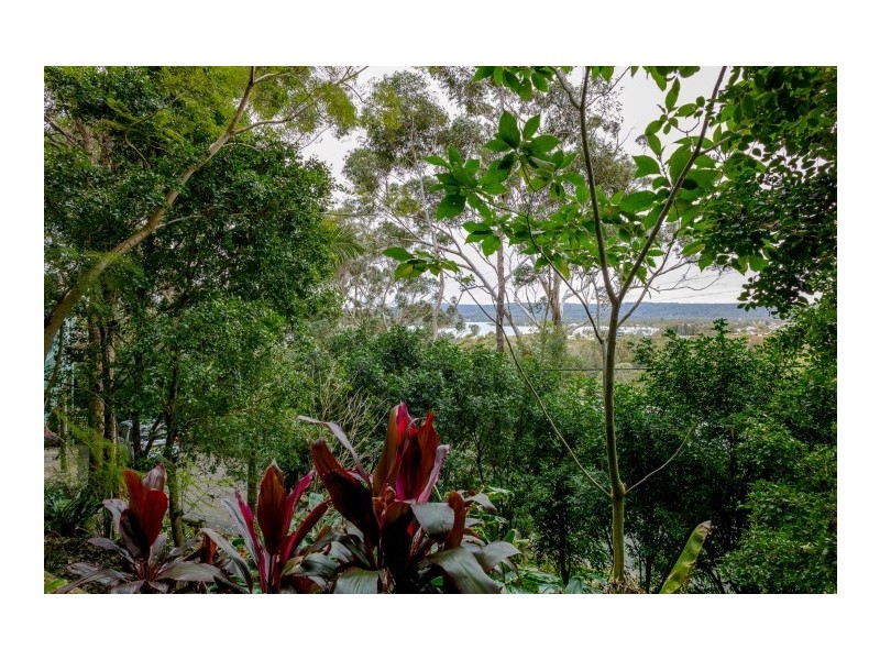 35 Broadwater Drive, Saratoga NSW 2251