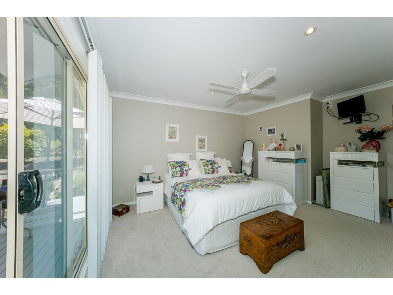 19 McKellar Close, Point Clare NSW 2250