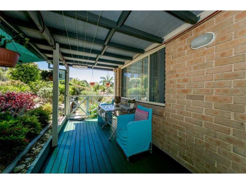 19 McKellar Close, Point Clare NSW 2250