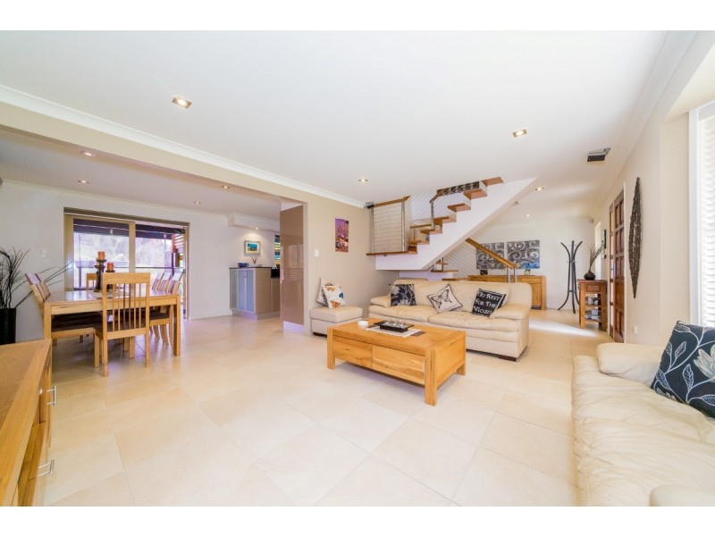 16 Irwan Street, Saratoga NSW 2251