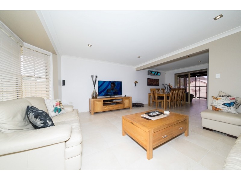 16 Irwan Street, Saratoga NSW 2251