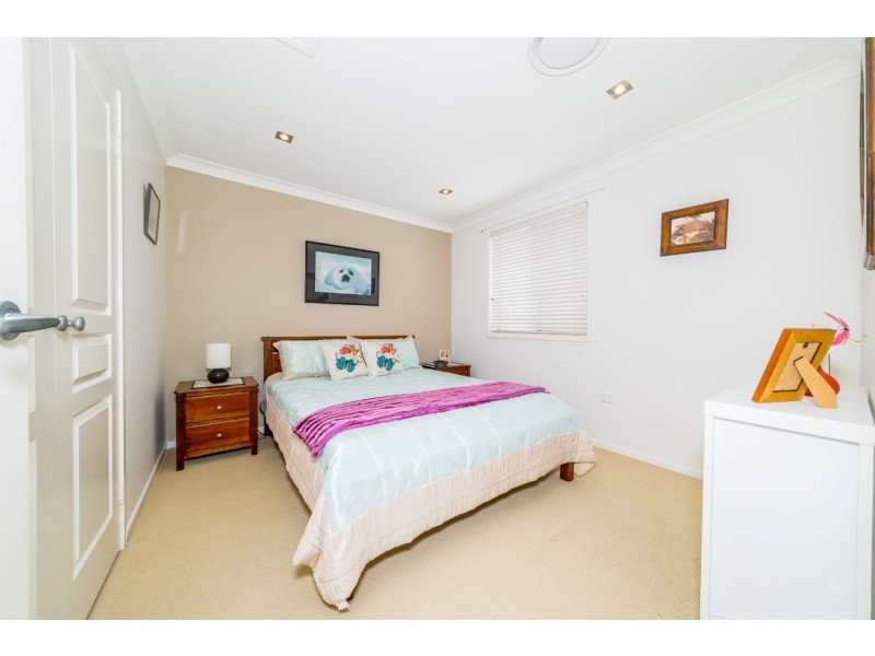 16 Irwan Street, Saratoga NSW 2251