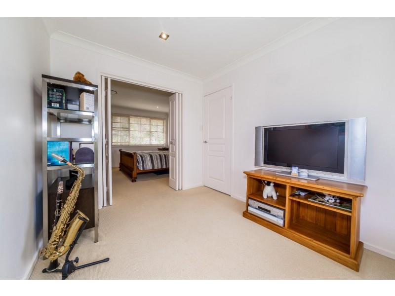 16 Irwan Street, Saratoga NSW 2251