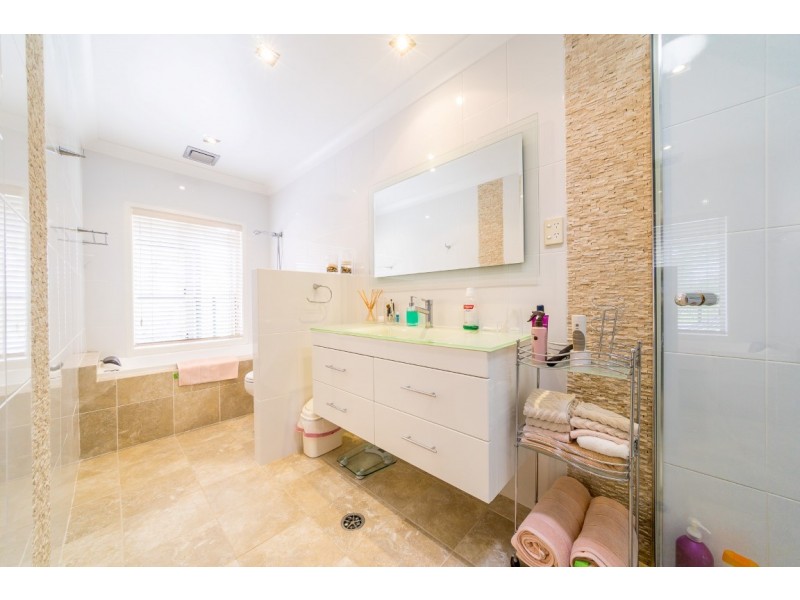 16 Irwan Street, Saratoga NSW 2251