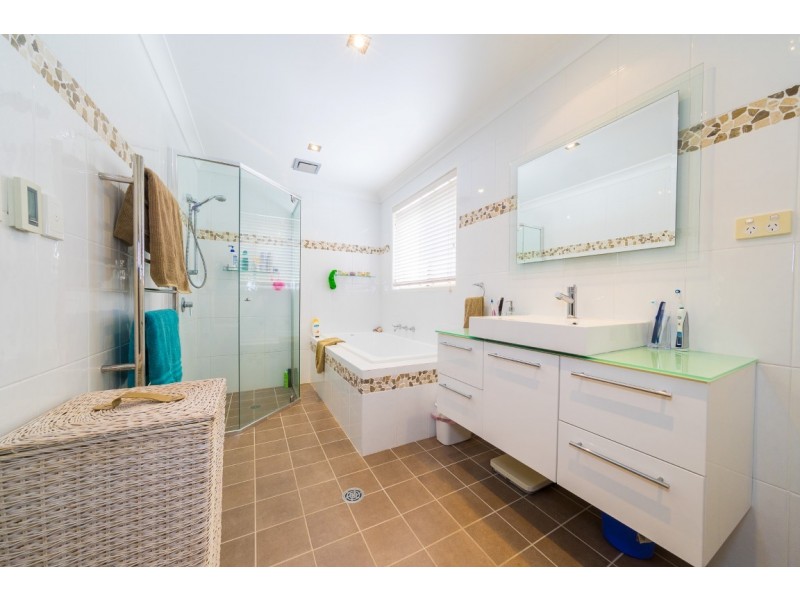 16 Irwan Street, Saratoga NSW 2251