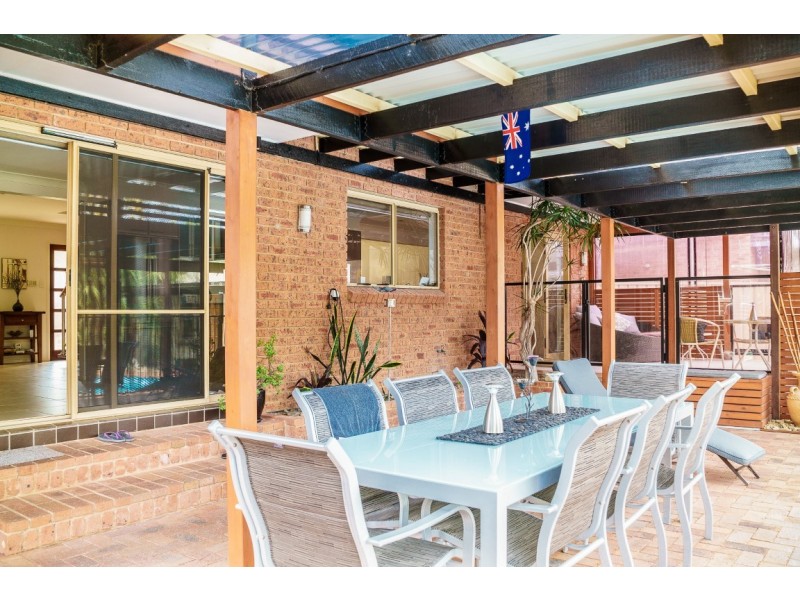 16 Irwan Street, Saratoga NSW 2251