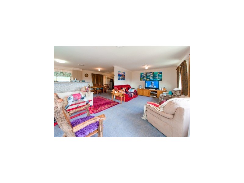 90A The Round Drive, Avoca Beach NSW 2251