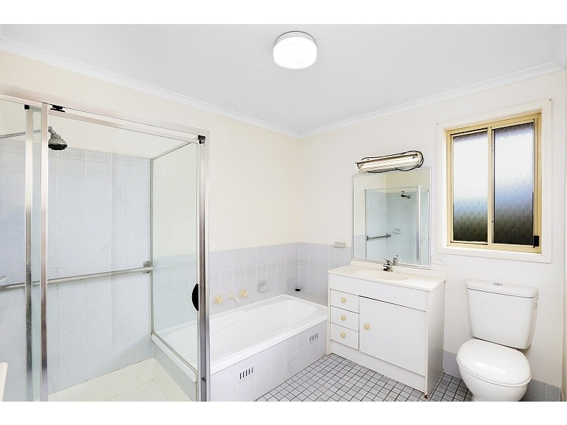 2/8 Melbourne Street, East Gosford NSW 2250