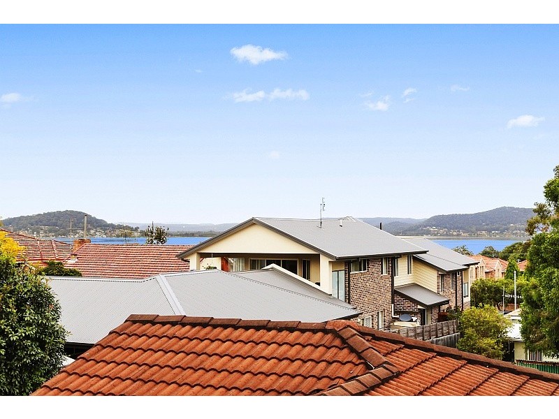 2/8 Melbourne Street, East Gosford NSW 2250
