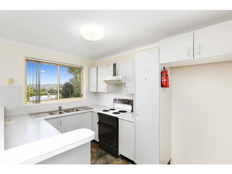 2/8 Melbourne Street, East Gosford NSW 2250