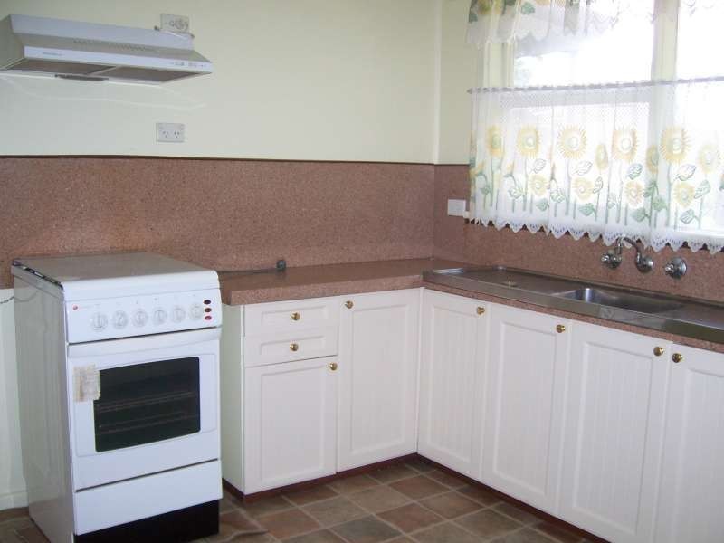 8 Calaby Street, Toongabbie NSW 2146