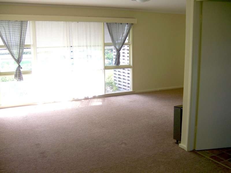 8 Calaby Street, Toongabbie NSW 2146