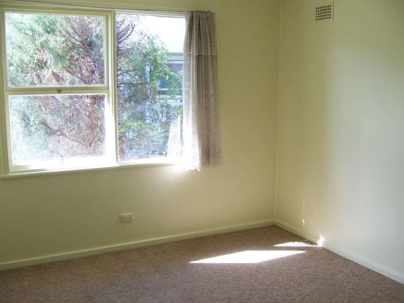 8 Calaby Street, Toongabbie NSW 2146